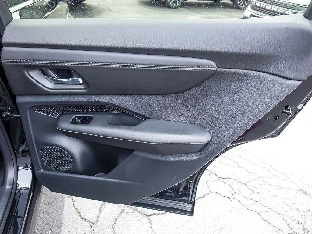 Used 2024 Black Diamond Pearl Nissan ENGAGE image 29