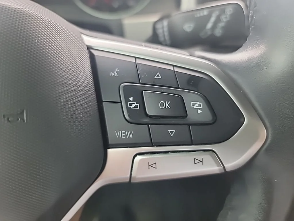 Used 2020 Gray Volkswagen 3.6L V6 SE w/Technology image 22
