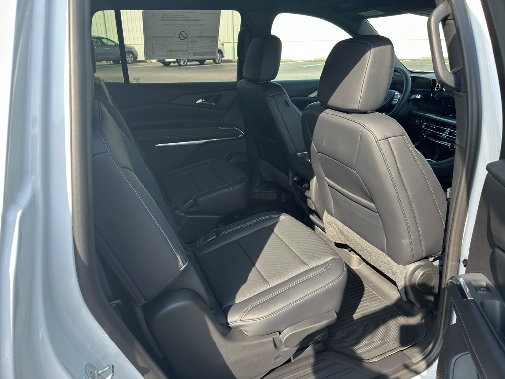 2027 Chevrolet Traverse LT - Photo 28
