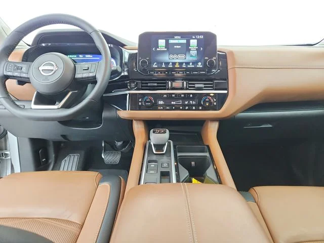 Used 2025 Silver Nissan Platinum image 28