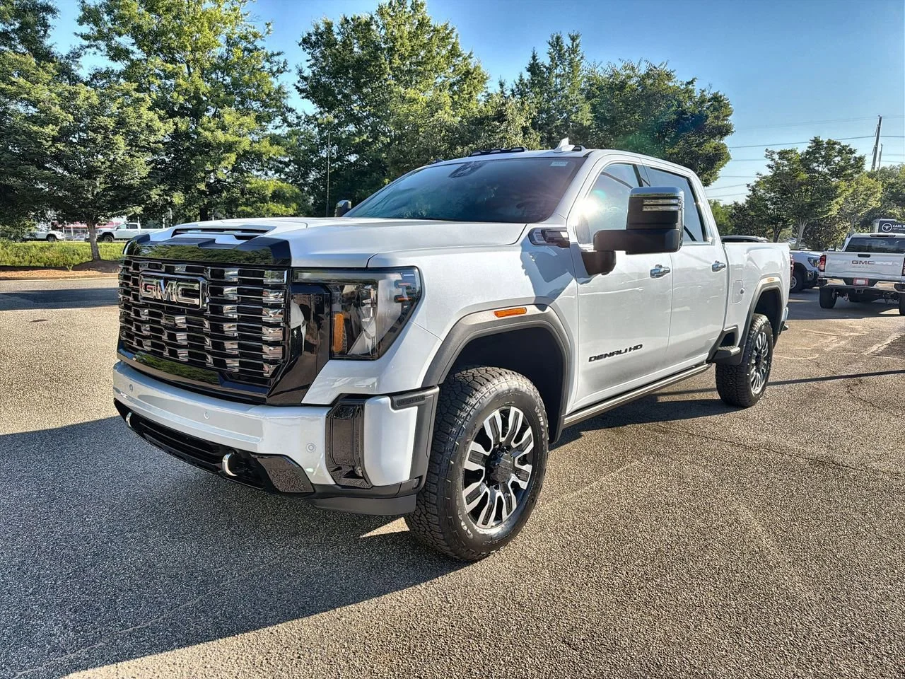 New 2026 Glacier White Tricoat GMC Denali Ultimate image 4