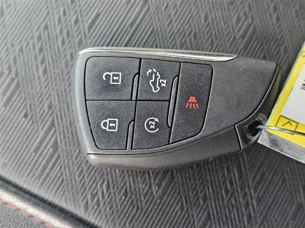 Used 2023 Sterling Metallic GMC AT4X image 31