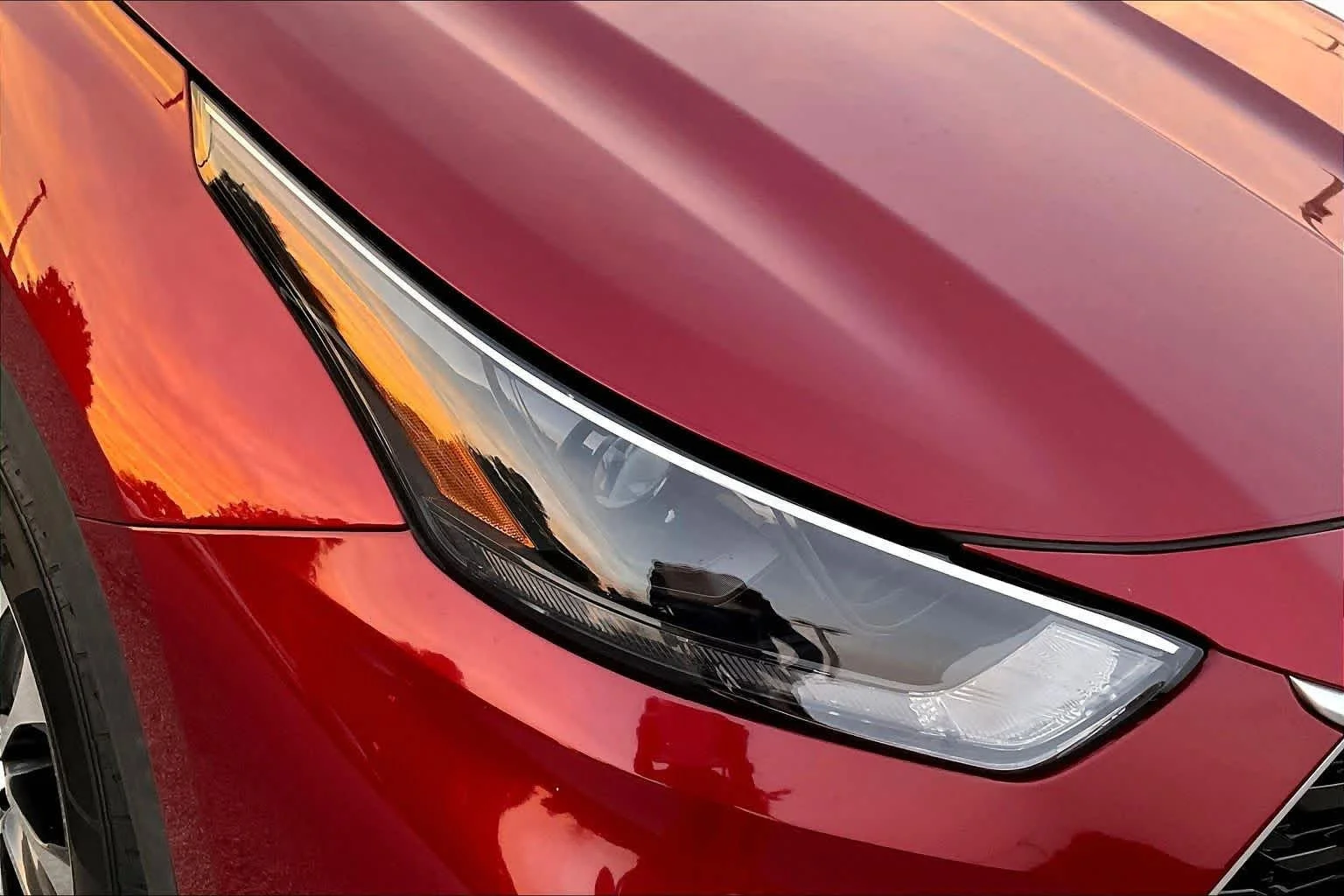 Used 2022 Ruby Flare Pearl Toyota XLE image 28