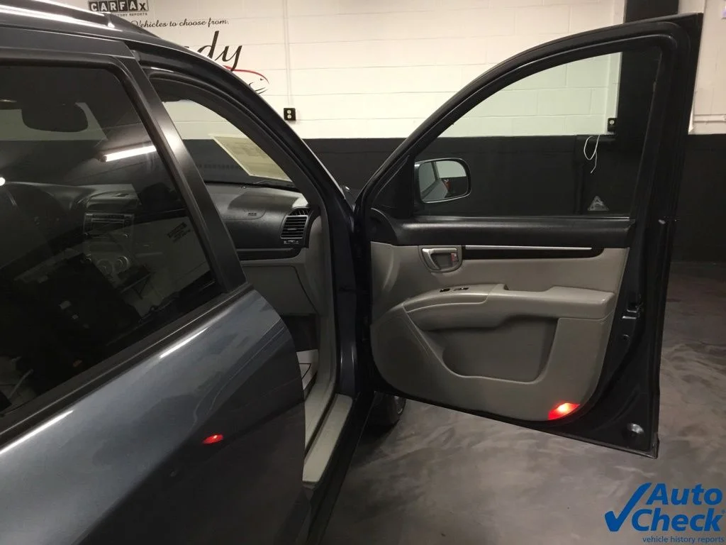 Used 2007 Blue Hyundai  image 37