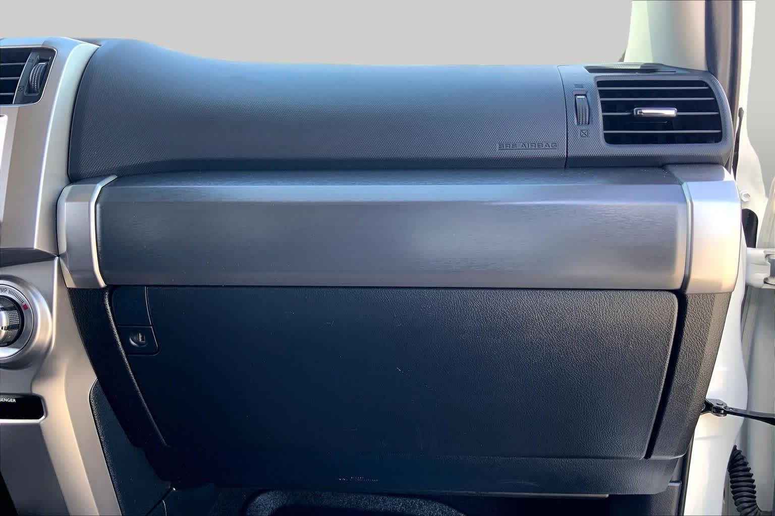 Used 2022 White Toyota SR5 image 18