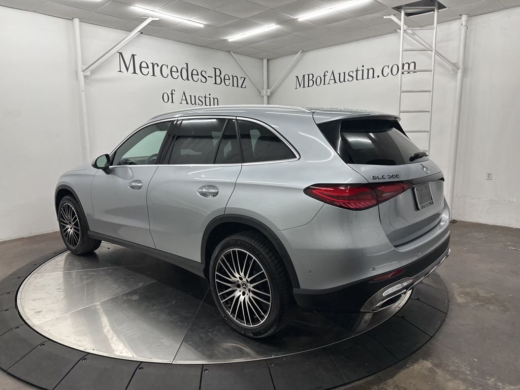 Used 2026 Silver Mercedes-Benz GLC 300 image 5