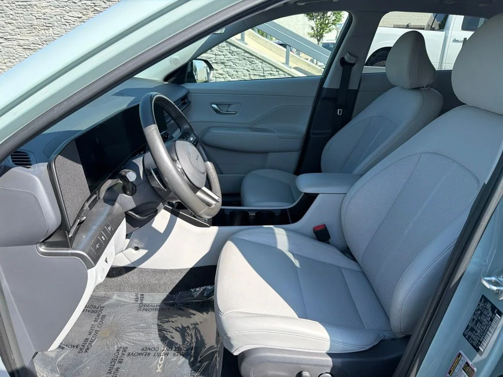 Used 2024 Green Hyundai Limited image 10