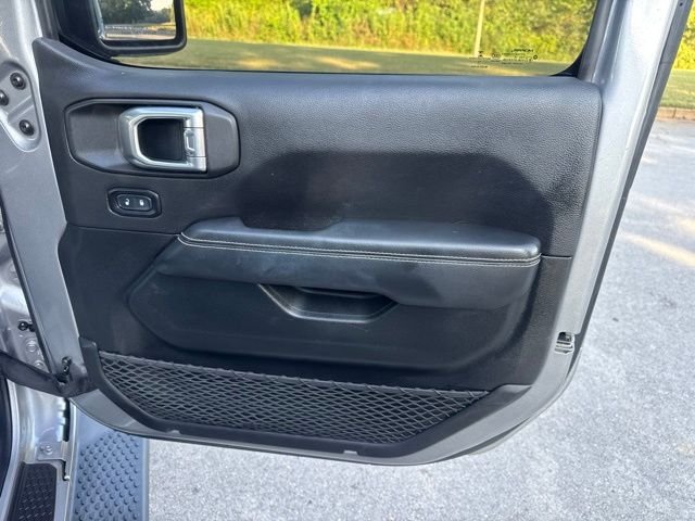 Used 2020 Silver Jeep Unlimited Sahara image 10