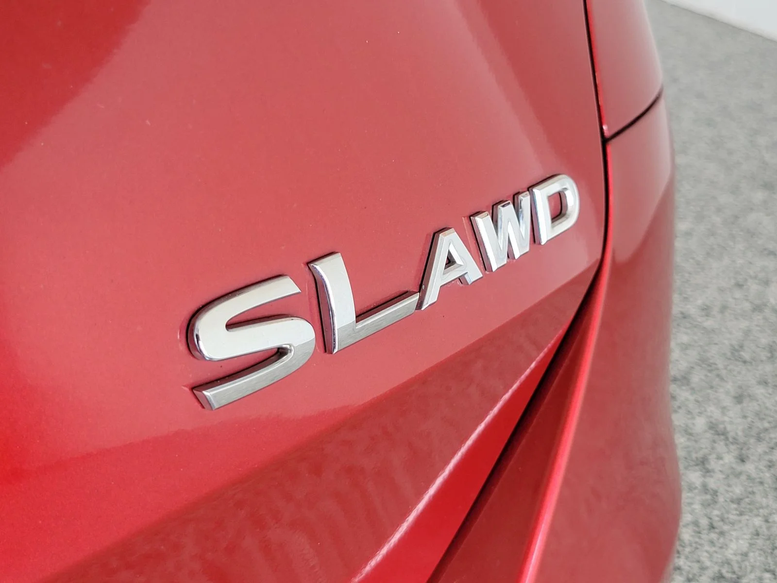 Used 2016 Red Nissan SL image 32