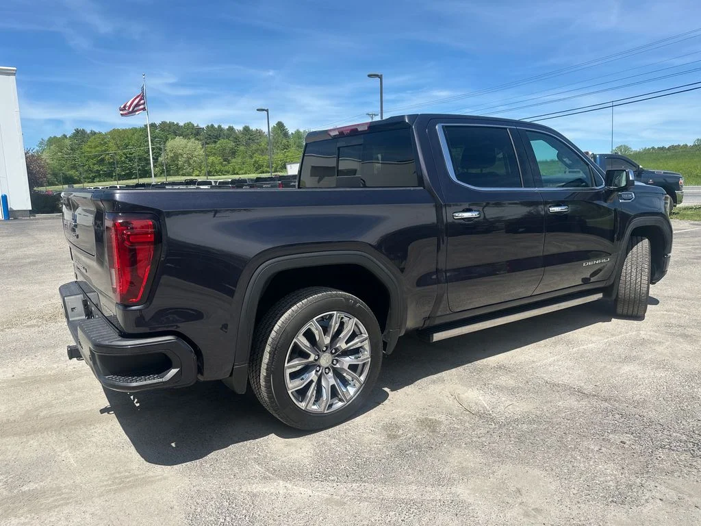 Used 2024 Silver GMC Denali image 5