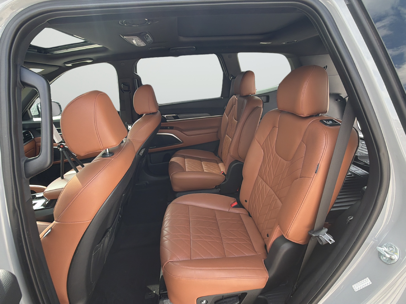 Used 2023  Kia SX X-Pro image 36