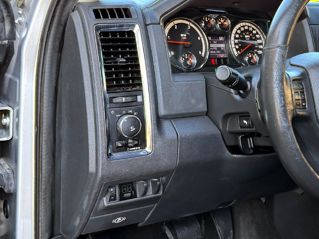 Used 2012 Silver Ram Laramie image 17
