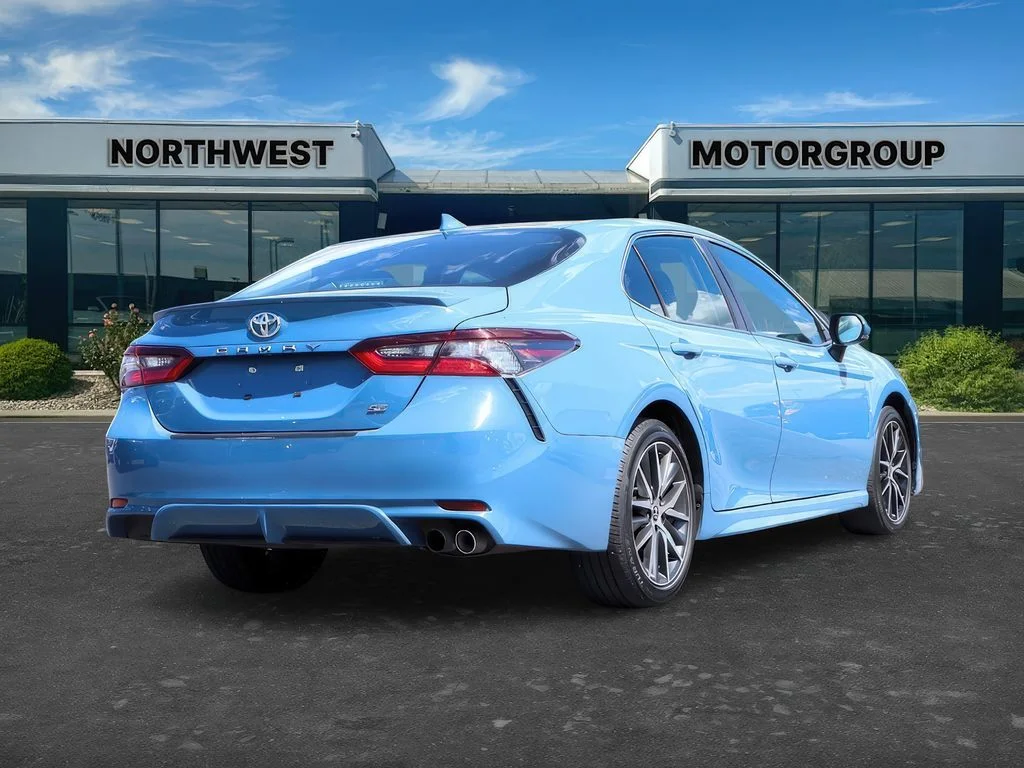 2024 Toyota Camry SE - Photo 7