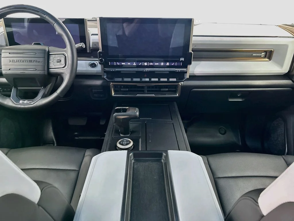 Used 2023 White GMC Edition 1 image 13