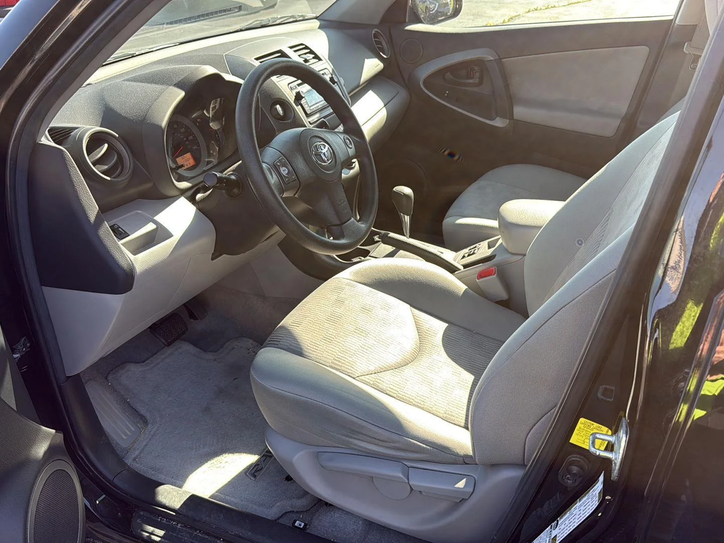 Used 2012 Black Toyota Base image 13