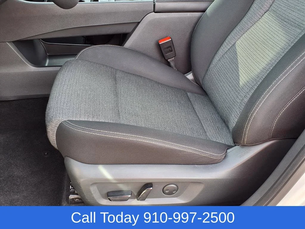 Used 2022 Silver Nissan SV Intelligent AWD image 10
