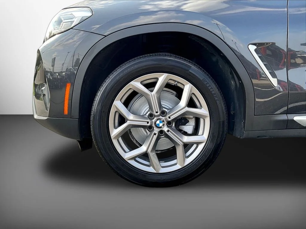 Used 2022 Dark Graphite BMW xDrive30i image 36