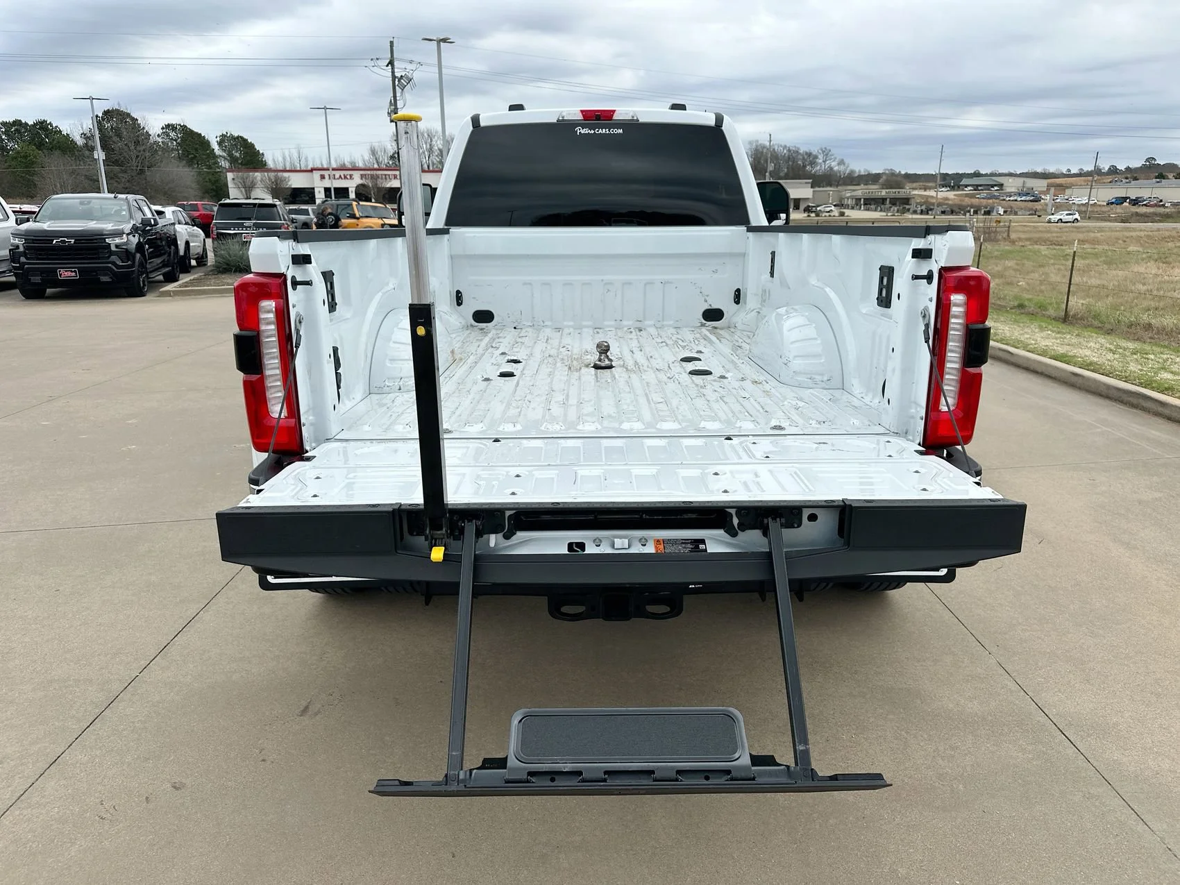 Used 2025 Oxford White Ford XLT image 21