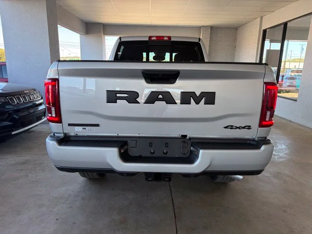 New 2027 Silver-Zynith Exterior Paint RAM Big Horn image 4