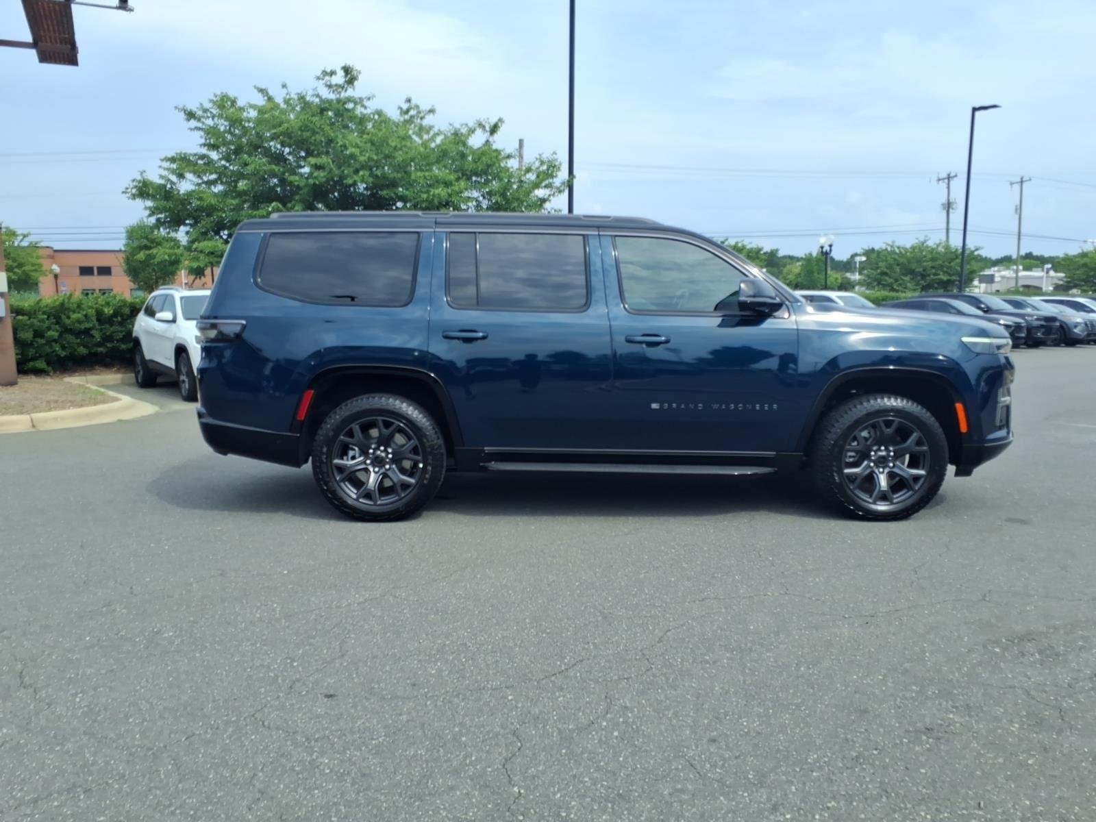 New 2026 Fathom Blue Pearl-Coat Exterior Paint (Late Availability) Jeep Upland image 11