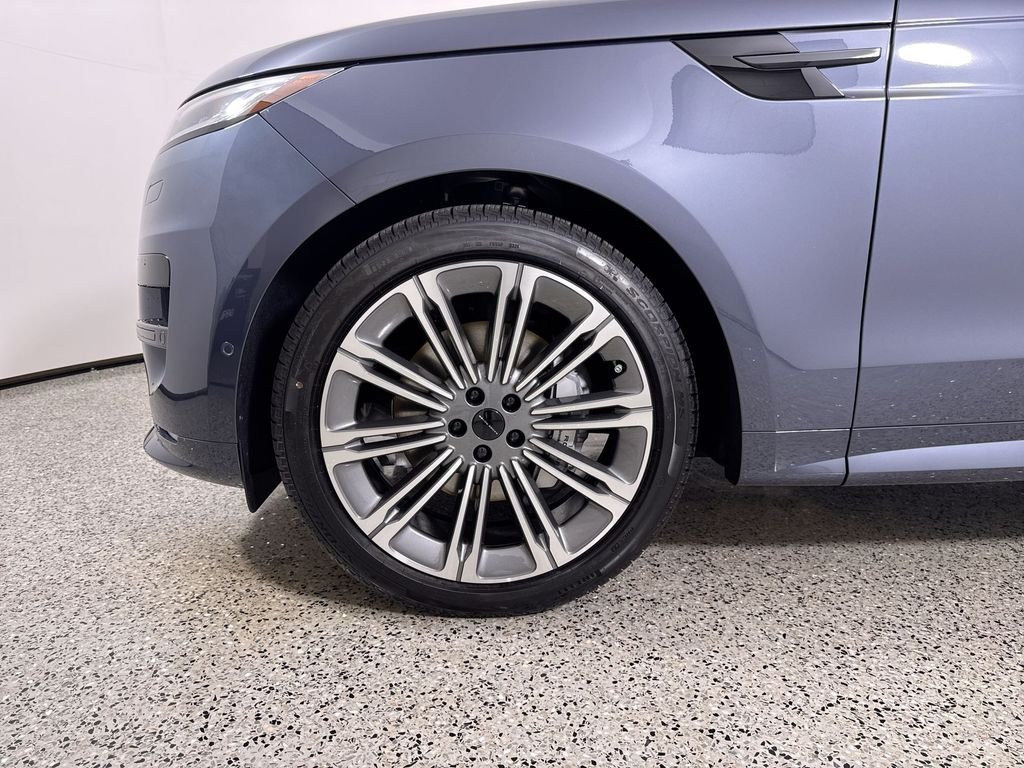 New 2026 Varesine Blue Land Rover Dynamic SE image 10