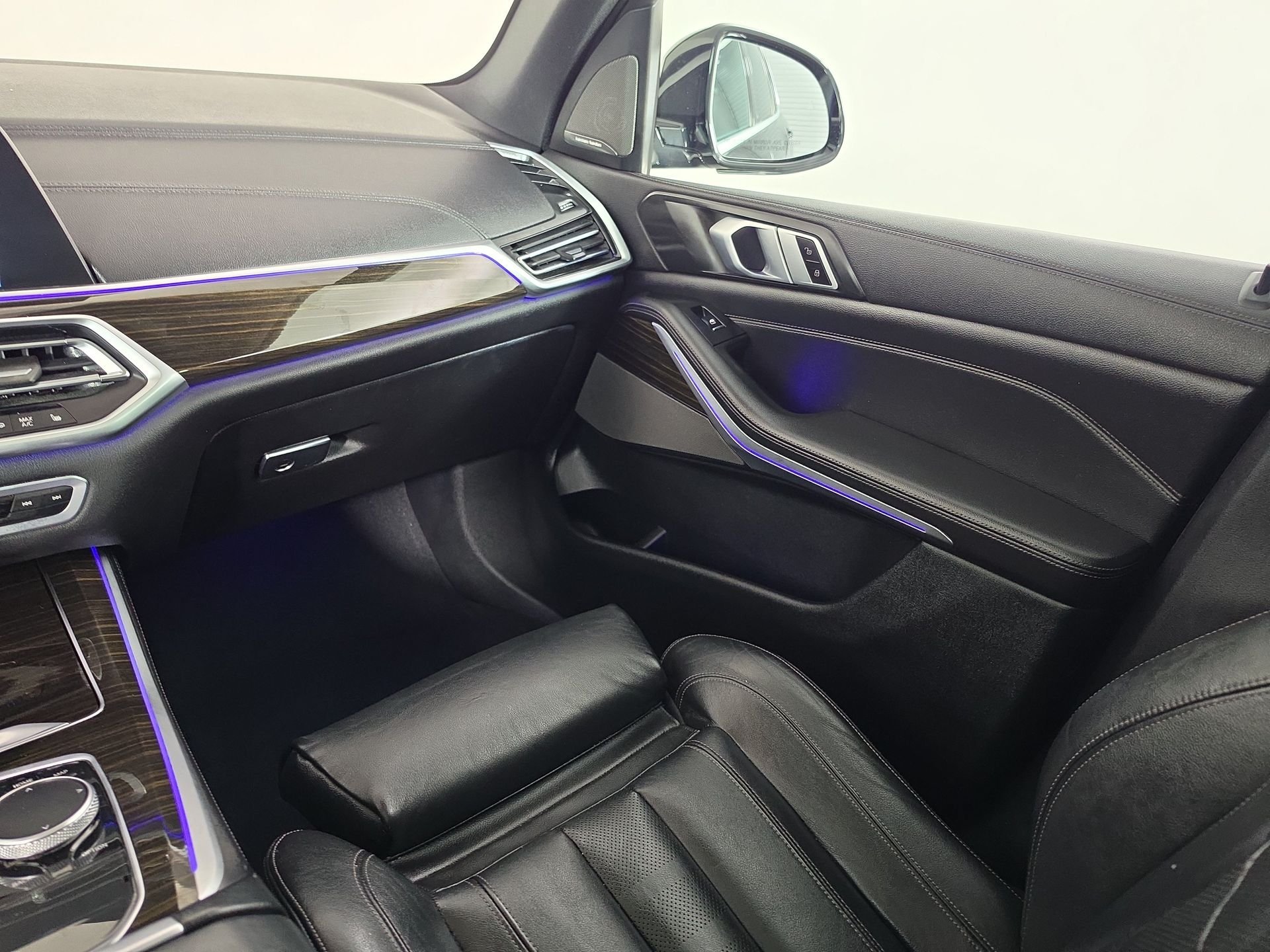 Used 2020 Black BMW sDrive40i image 37