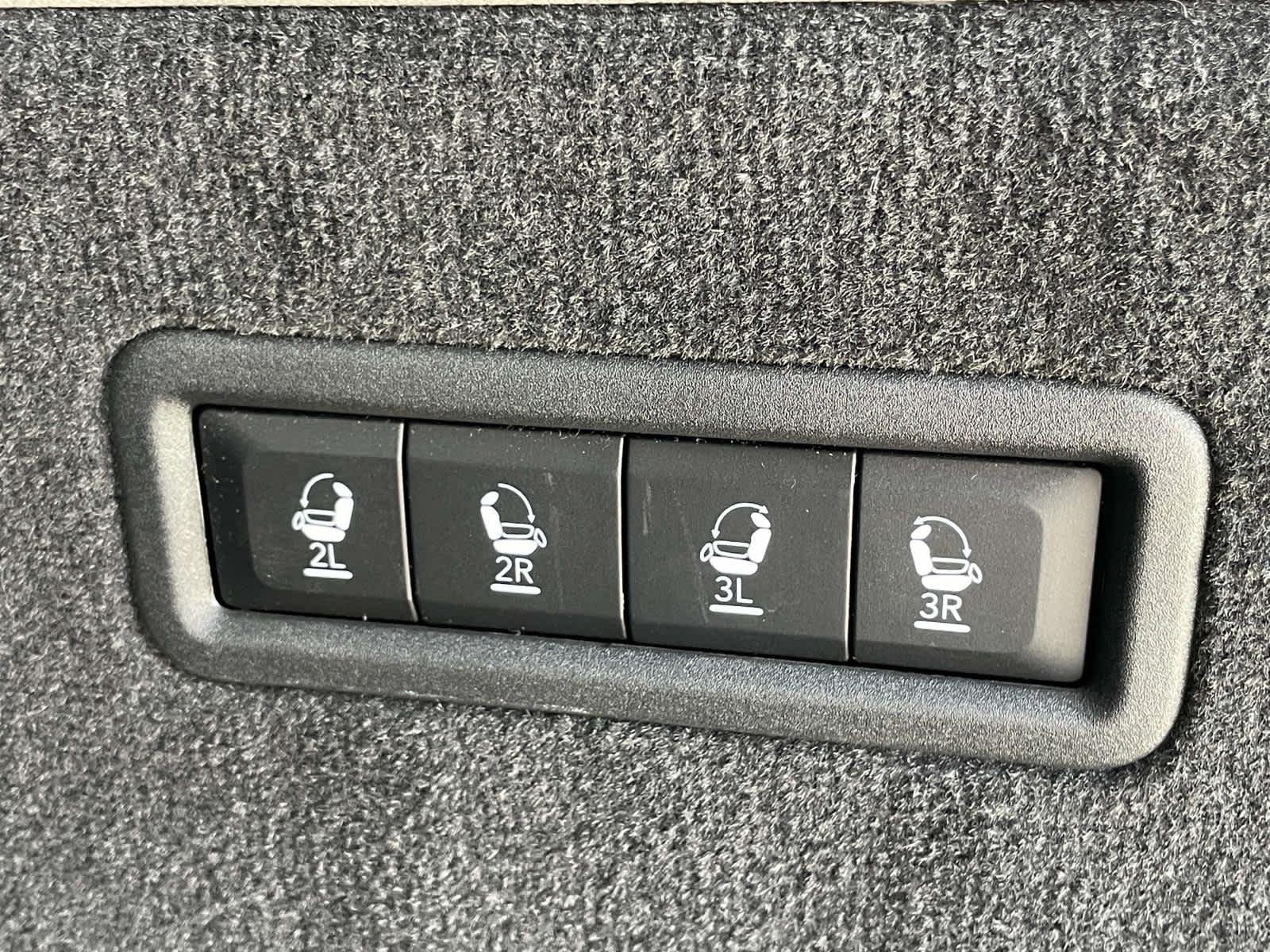 Used 2024 White Jeep 4x4 image 27