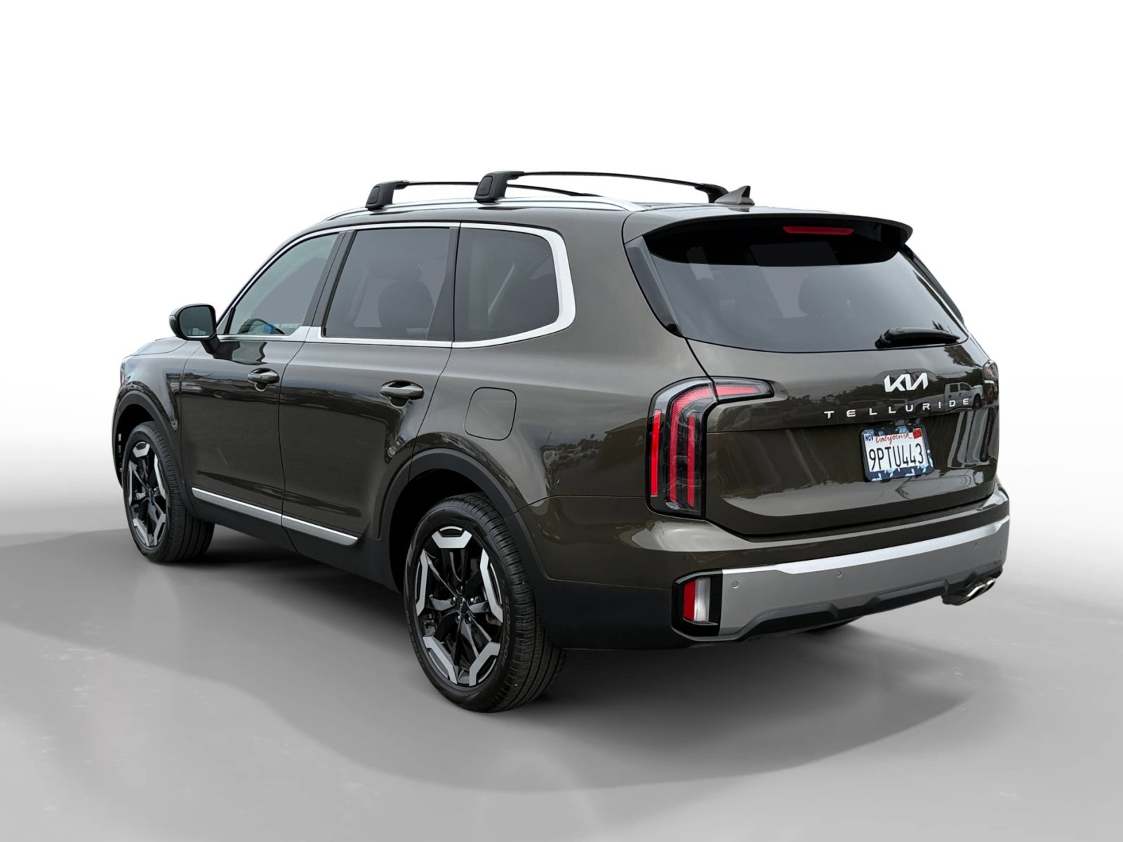 Certified Used 2025 Moss Kia EX image 3