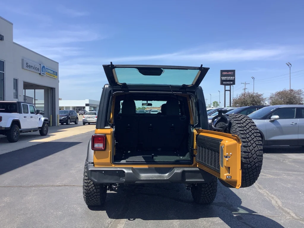 New 2026 Goldilocks Exterior Paint Jeep Sport image 9