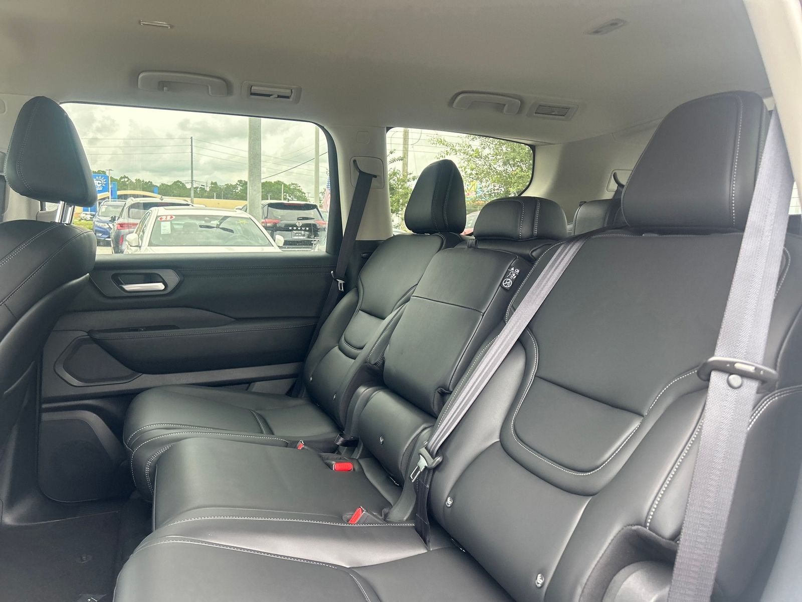 2025 Nissan Armada SV - Photo 20