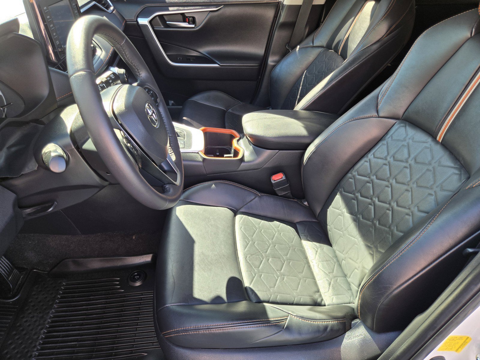 Used 2022 White Toyota Adventure image 16