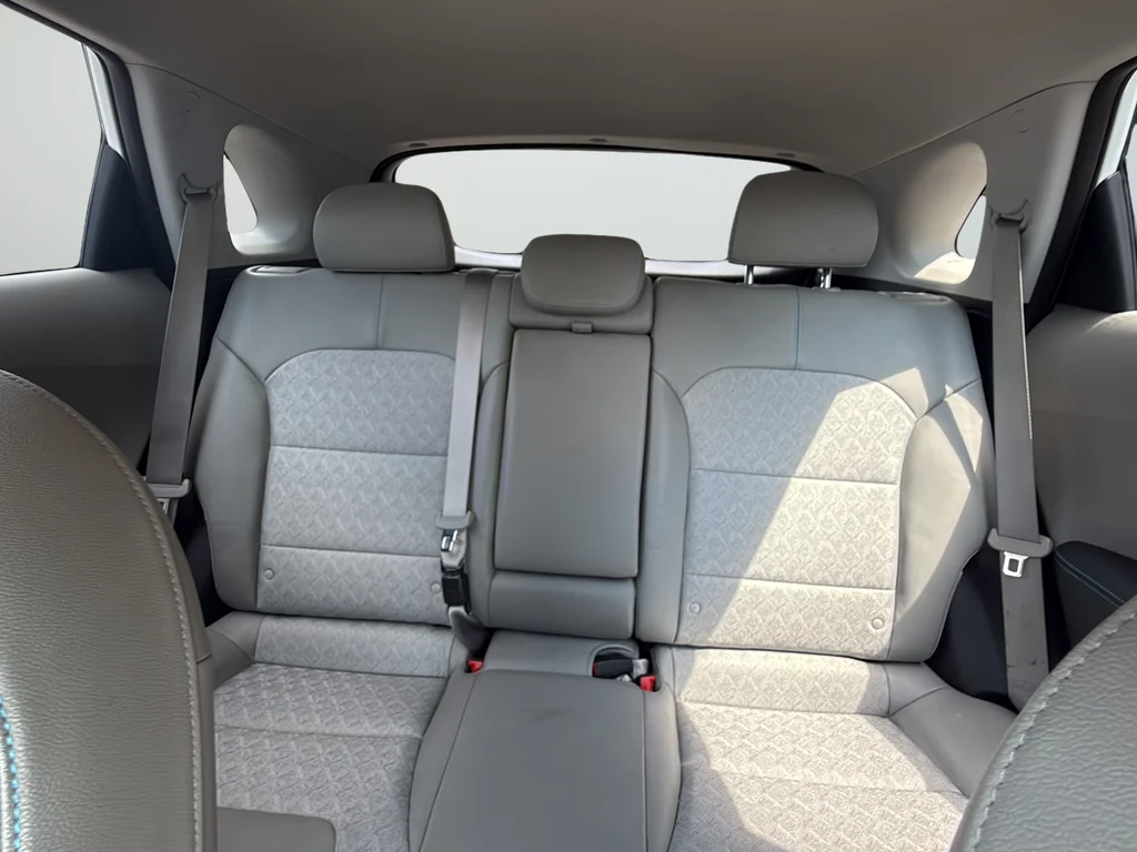 Used 2019 White Kia EX image 47