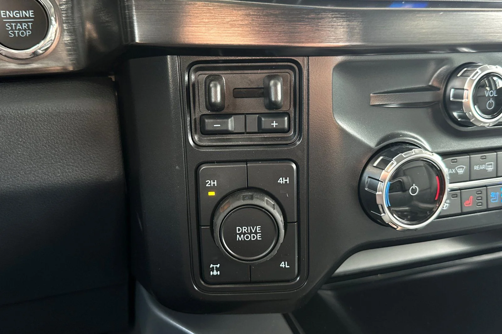 New 2026 Agate Black Metallic Ford F-250® Lariat® image 26