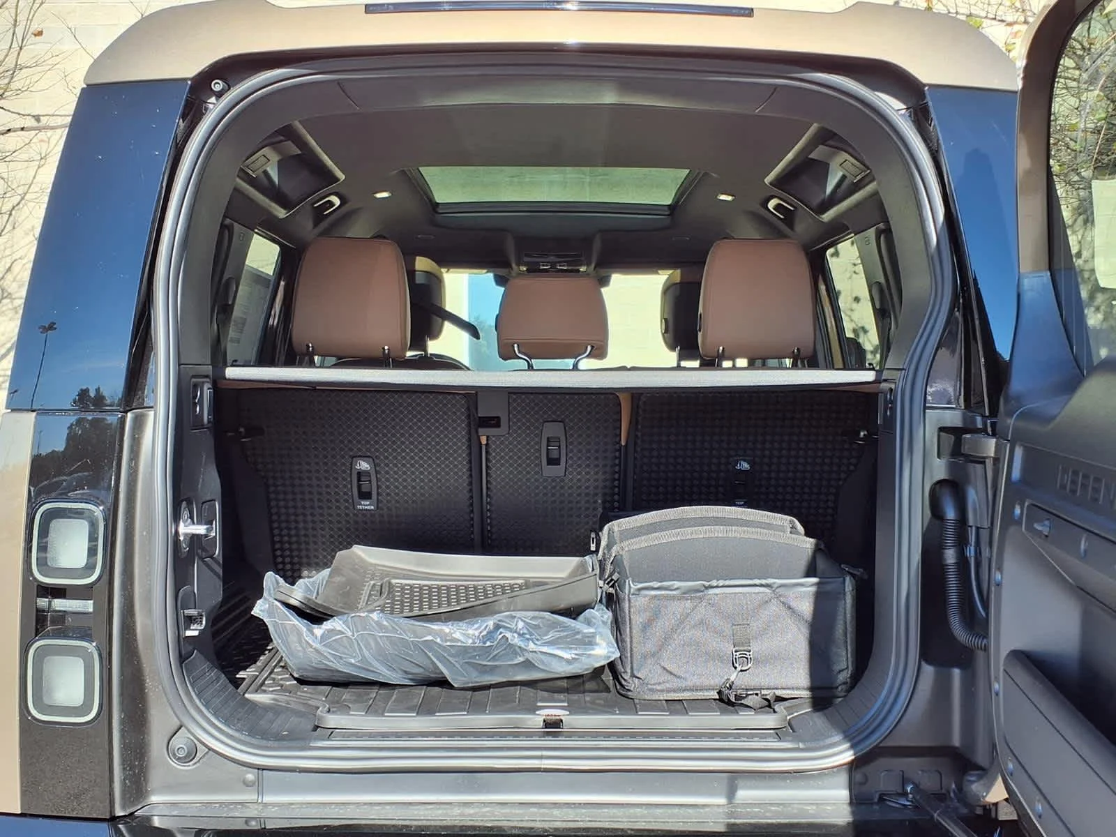2026 Land Rover Defender X-Dynamic SE - Photo 21