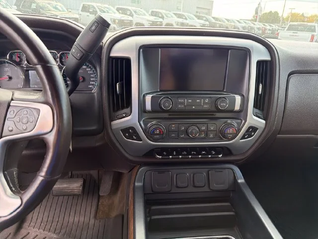 Used 2018 WHITE FROST TRICOAT GMC SLT image 22