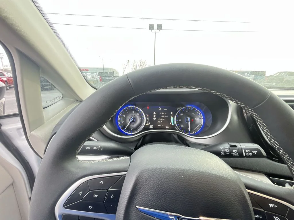 Used 2024 White Chrysler Touring L image 15