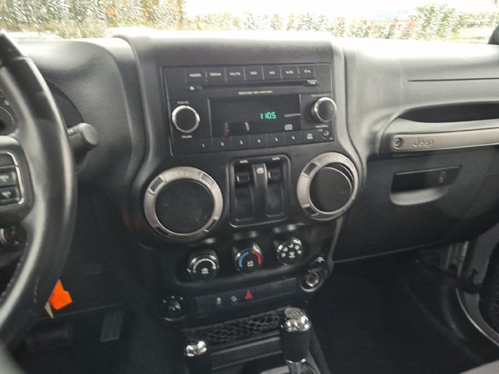 Used 2014 Gray Jeep Sport image 17