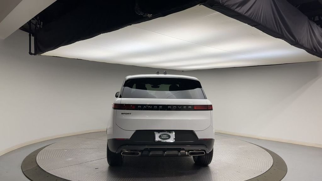 Used 2025 Fuji White Land Rover SE image 7