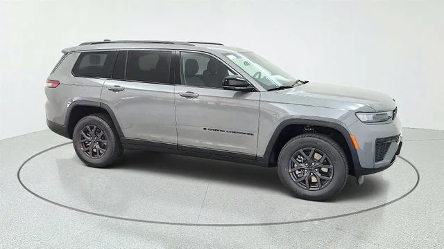 New 2027 Sting-Gray Clear-Coat Paint Jeep Laredo Altitude image 14