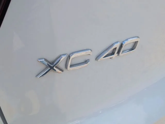 Used 2024 White Volvo B5 Core image 34