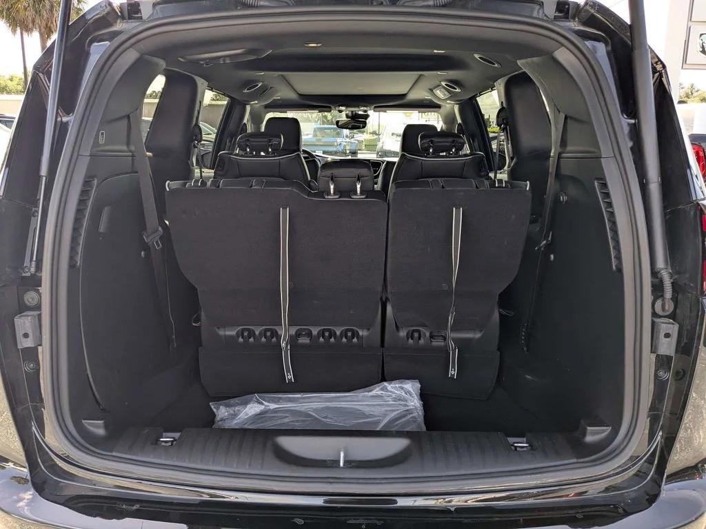 2026 Chrysler Pacifica Limited - Photo 13