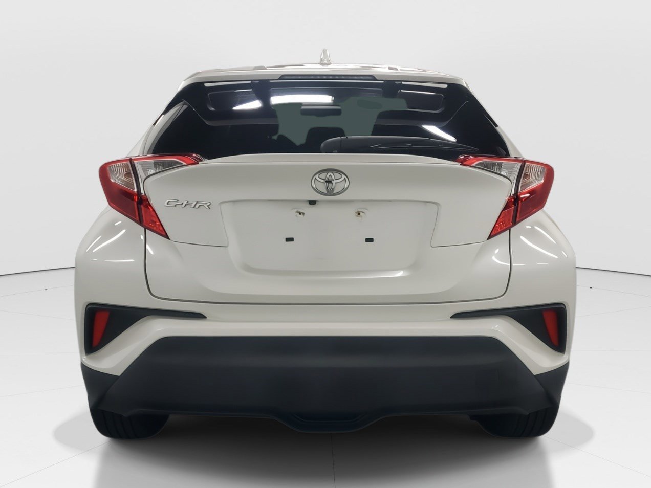 Used 2018 Blizzard Pearl Toyota XLE image 7