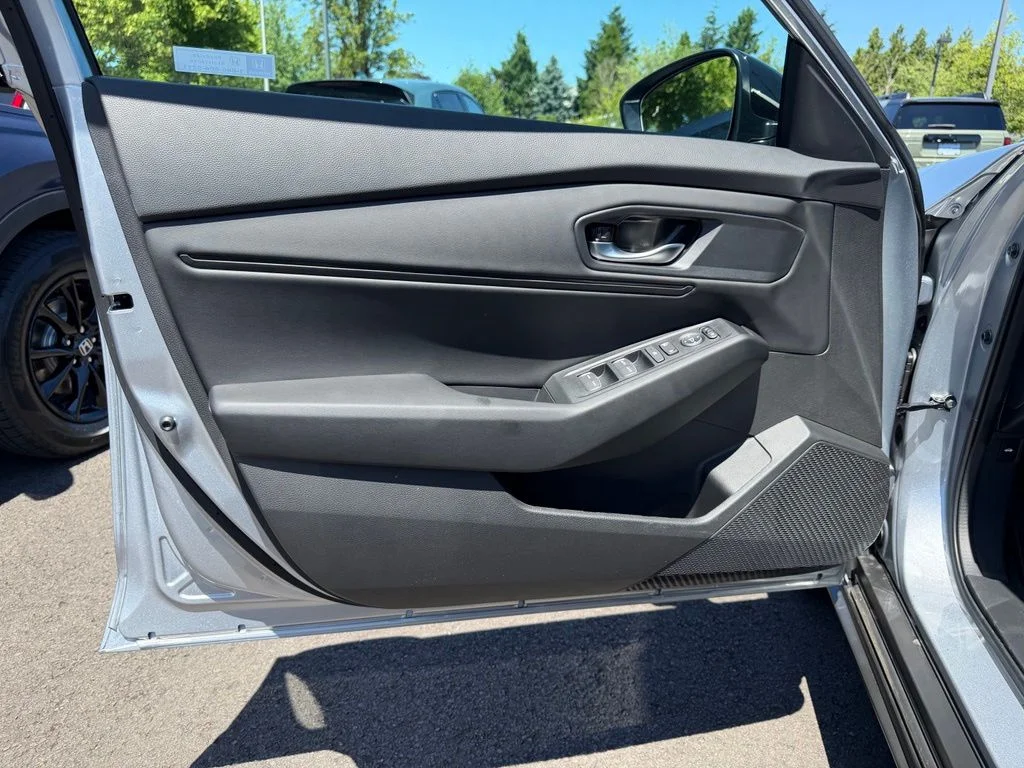New 2026 Solar Silver Metallic Honda SE image 11