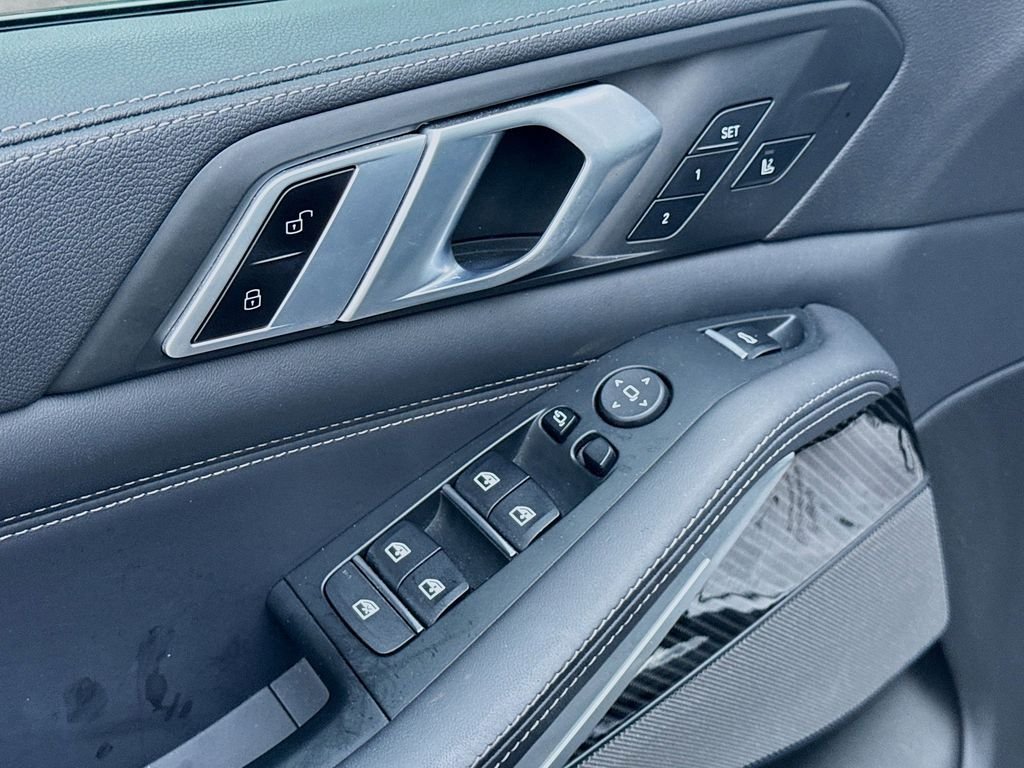 Used 2021 Black BMW M50i image 24