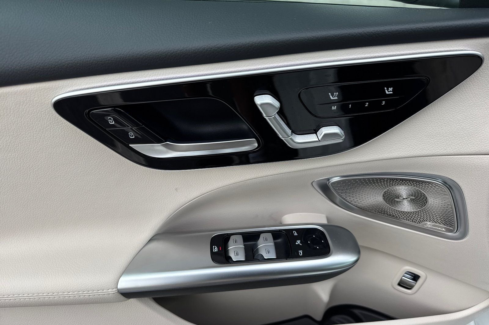 New 2026 Polar White Mercedes-Benz C 300 image 25