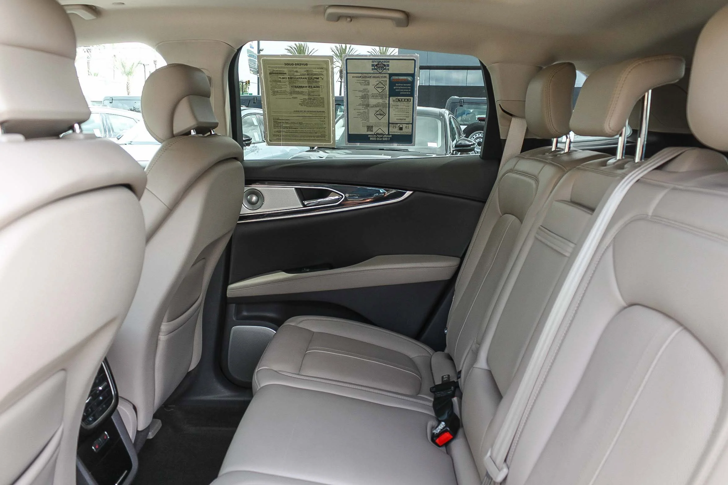 Certified Used 2022 Pearl Metallic Lincoln Reserve image 23