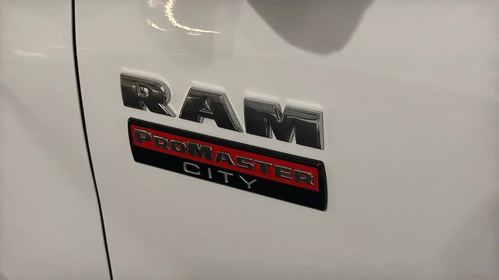 Used 2022 White Ram Base image 8