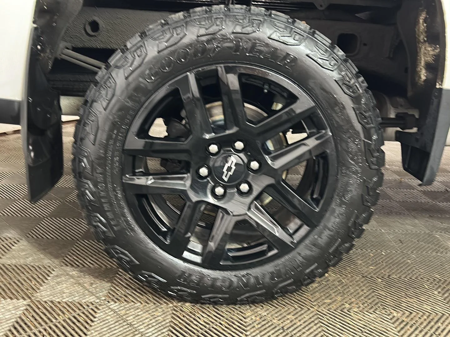 Used 2021 Summit White Chevrolet LT Trail Boss image 2