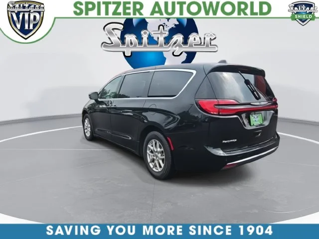 Used 2025 Black Chrysler Select image 7