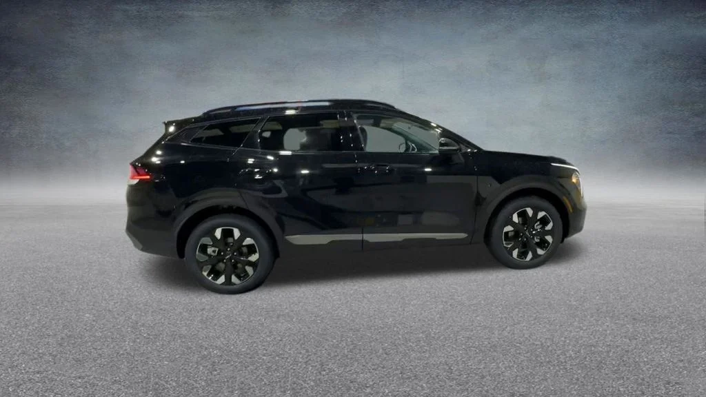 Used 2023 Black Kia X-Line image 25